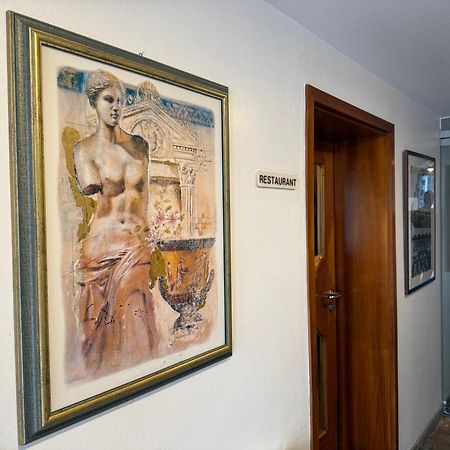Hotel-Restaurant Ratsstube カルフ エクステリア 写真
