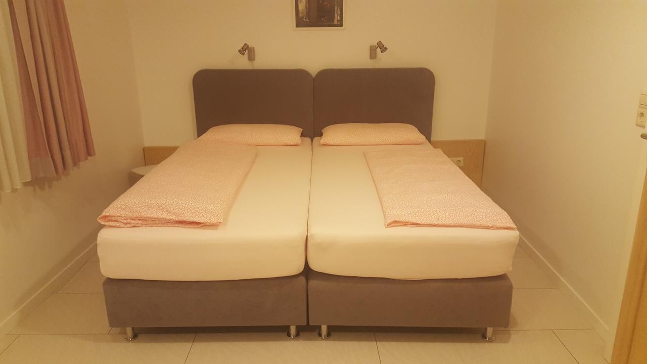 Hotel-Restaurant Ratsstube カルフ エクステリア 写真